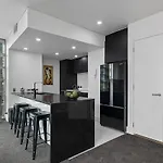 Qv Upscale Modern Viaduct Apt With Parking - 965